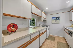 4715 Village Gardens Dr, Sarasota, FL 34234 - Photo 9