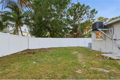 1910 New Hampshire Avenue NE, Saint Petersburg, FL 33703 - Photo 39