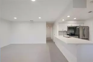 1910 New Hampshire Ave NE, Saint Petersburg, FL 33703 - Photo 5