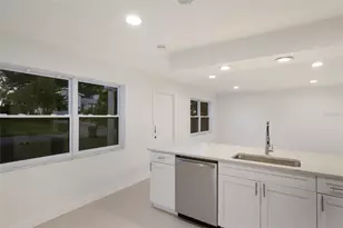 1910 New Hampshire Ave NE, Saint Petersburg, FL 33703 - Photo 11