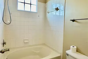 5001 Baraldi Cir, Sarasota, FL 34235 - Photo 23