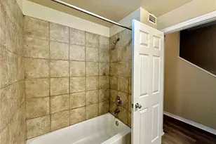 5001 Baraldi Cir, Sarasota, FL 34235 - Photo 17