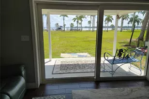 315 Crescent Ct E, Bradenton, FL 34208 - Photo 5