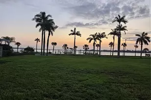 315 Crescent Ct E, Bradenton, FL 34208 - Photo 1