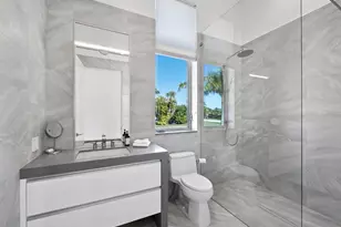 656 S Owl Dr, Sarasota, FL 34236 - Photo 27