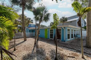 604 Avenida De Mayo, Sarasota, FL 34242 - Photo 1