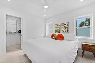 160 Harrison Dr, Sarasota, FL 34236 - Photo 33