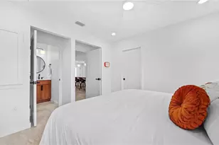 160 Harrison Dr, Sarasota, FL 34236 - Photo 31