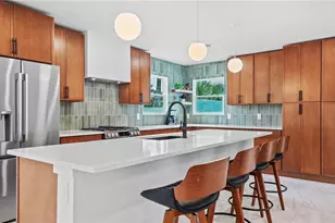 160 Harrison Dr, Sarasota, FL 34236 - Photo 5