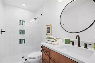 160 Harrison Dr, Sarasota, FL 34236 - Photo 17