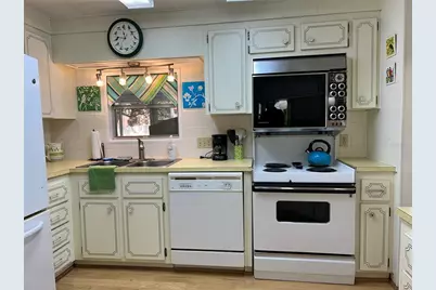 1817 Innisbrook Lane, Sarasota, FL 34234 - Photo 9