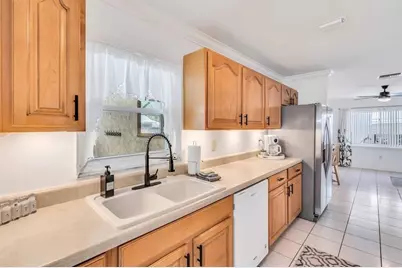 3953 Linwood Street, Sarasota, FL 34232 - Photo 9