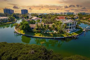 560 Harbor Cove Cir, Longboat Key, FL 34228 - Photo 53