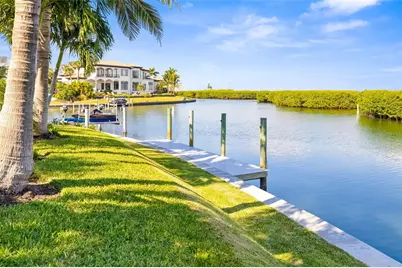 560 Harbor Cove Circle, Longboat Key, FL 34228 - Photo 3
