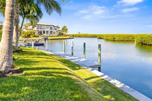 560 Harbor Cove Cir, Longboat Key, FL 34228 - Photo 3