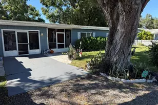 1020 36th St W, Bradenton, FL 34205 - Photo 1