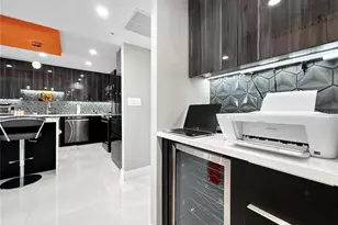 101 S Gulfstream Ave, Sarasota, FL 34236 - Photo 9