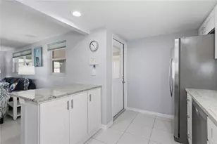 6150 Midnight Pass Rd, Sarasota, FL 34242 - Photo 15