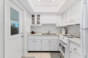 1815 Roxane Way, Sarasota, FL 34235 - Photo 9