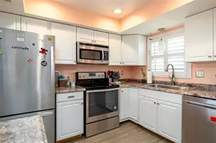 1770 Lake Pl, Venice, FL 34293 - Photo 17