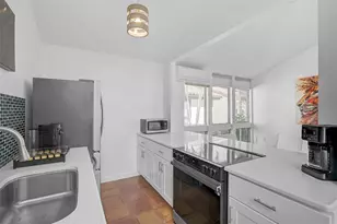 800 S Blvd Of Presidents, Sarasota, FL 34236 - Photo 11