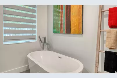2254 Hawthorne Street, Sarasota, FL 34239 - Photo 25