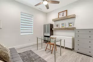 2254 Hawthorne St, Sarasota, FL 34239 - Photo 27