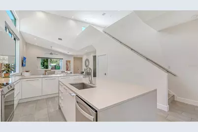 2254 Hawthorne Street, Sarasota, FL 34239 - Photo 17