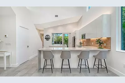 2254 Hawthorne Street, Sarasota, FL 34239 - Photo 11