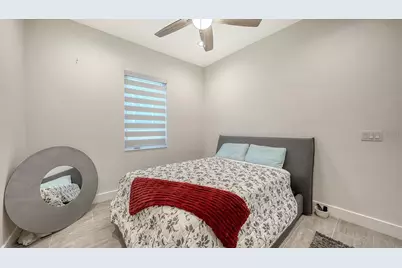 2254 Hawthorne Street, Sarasota, FL 34239 - Photo 35