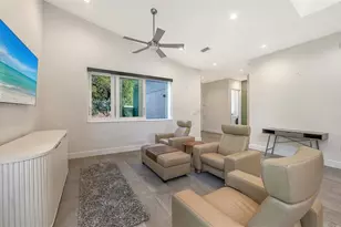 2254 Hawthorne St, Sarasota, FL 34239 - Photo 15