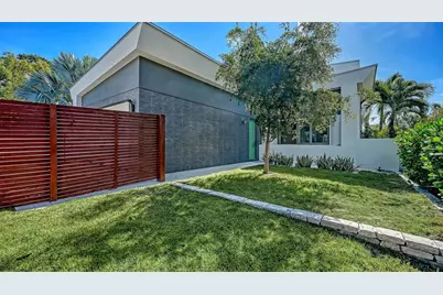 2254 Hawthorne Street, Sarasota, FL 34239 - Photo 7