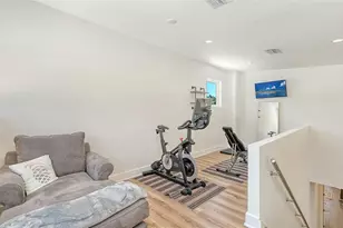 2254 Hawthorne St, Sarasota, FL 34239 - Photo 33