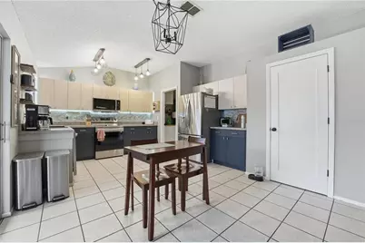 6104 65th Court E, Palmetto, FL 34221 - Photo 11