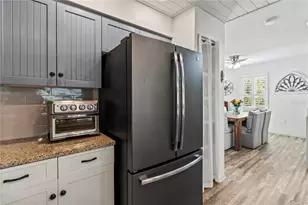 6250 Holmes Blvd, Holmes Beach, FL 34217 - Photo 13