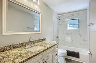 4779 Maid Marian Ln, Sarasota, FL 34232 - Photo 23