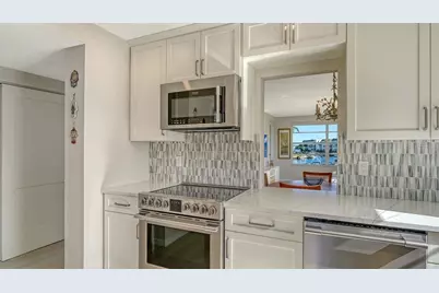 4350 Chatham Drive #208, Longboat Key, FL 34228 - Photo 13