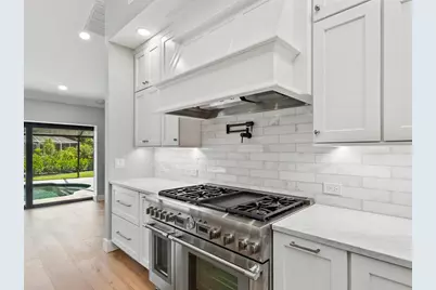 180 Lookout Point Drive, Osprey, FL 34229 - Photo 11