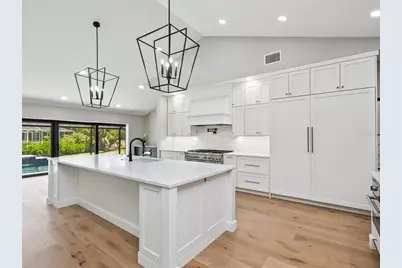 180 Lookout Point Drive, Osprey, FL 34229 - Photo 13