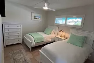 1250 N Portofino Dr, Sarasota, FL 34242 - Photo 17