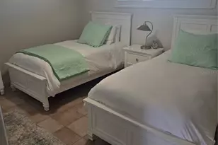 1250 N Portofino Dr, Sarasota, FL 34242 - Photo 19