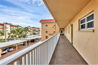 1250 N Portofino Drive #303, Sarasota, FL 34242 - Photo 3