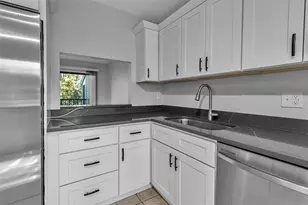 1508 Pelican Cove Rd, Sarasota, FL 34231 - Photo 13