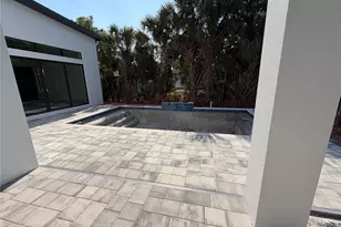 2069 Hibiscus St, Sarasota, FL 34239 - Photo 15