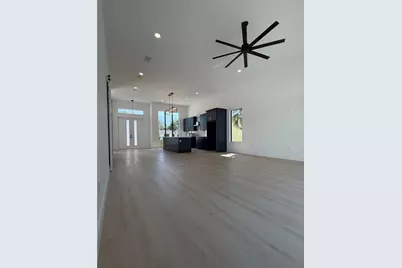2069 Hibiscus Street, Sarasota, FL 34239 - Photo 5