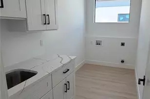 2069 Hibiscus St, Sarasota, FL 34239 - Photo 7