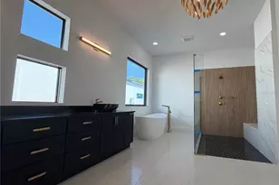 2069 Hibiscus St, Sarasota, FL 34239 - Photo 11