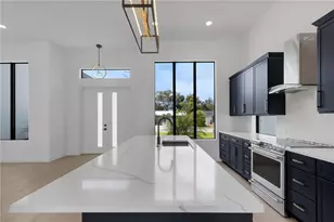 2069 Hibiscus St, Sarasota, FL 34239 - Photo 13