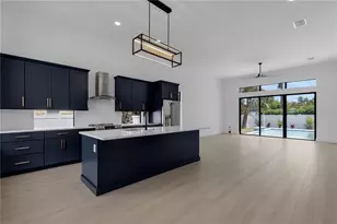 2069 Hibiscus St, Sarasota, FL 34239 - Photo 15