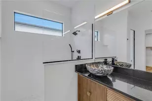 2079 Hibiscus St, Sarasota, FL 34239 - Photo 19